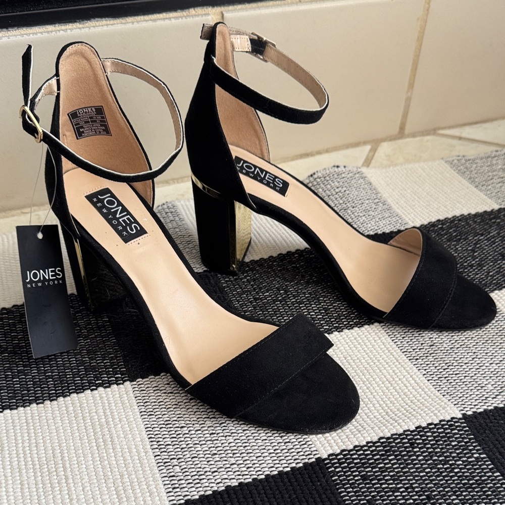 Jones New York Signature Black Edie Faux Suede Strappy Sandals sz 8.5 NWT